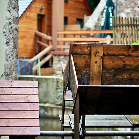 Mlyn Wielislaw I Restauracja Κατάλυμα σε φάρμα Sedziszowa