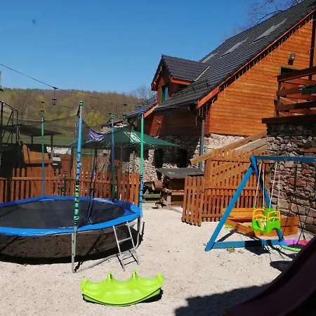 Mlyn Wielislaw I Restauracja Κατάλυμα σε φάρμα *