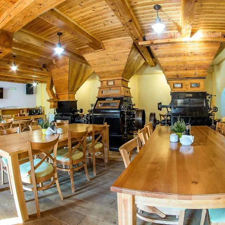 Çiftlik konaklama Mlyn Wielislaw I Restauracja