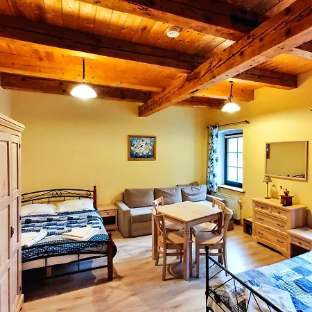 Mlyn Wielislaw I Restauracja Κατάλυμα σε φάρμα *