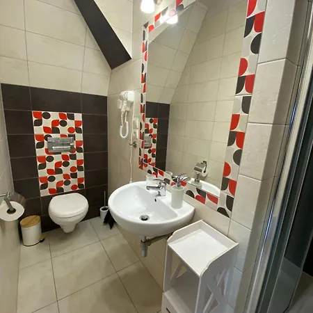 Mlyn Wielislaw I Restauracja Çiftlik konaklama