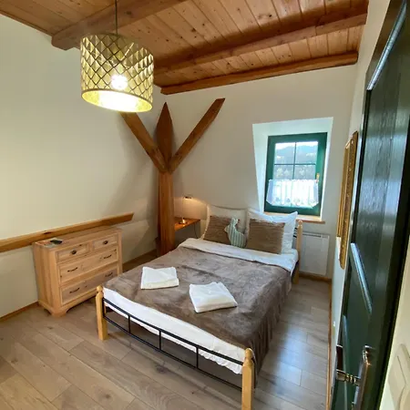 Mlyn Wielislaw I Restauracja Farm stay *